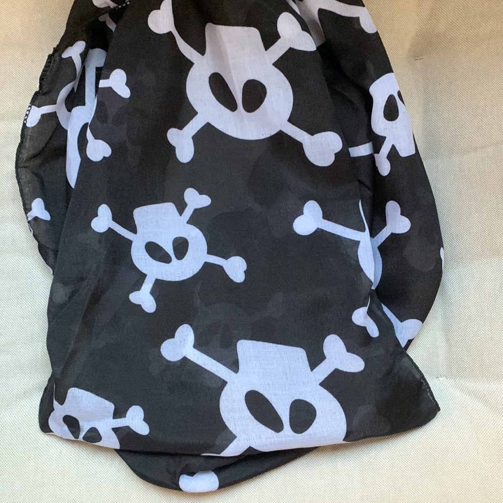 Skulls women’s skull scarf 🧣 Halloween accessories écharpe unisex nwt - Picture 8 of 16